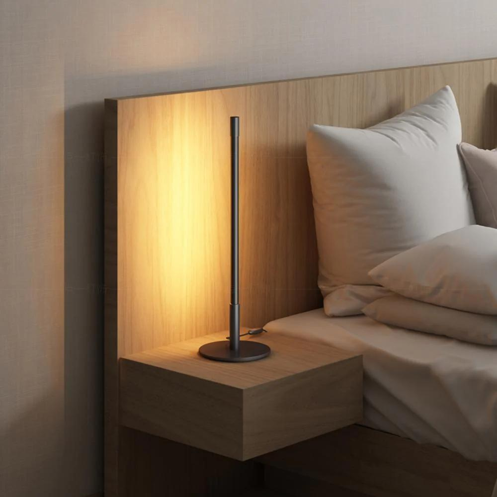 LED Bordlampe med Justerbar Lysstyrke og Amber Glød - Moderne Design 0