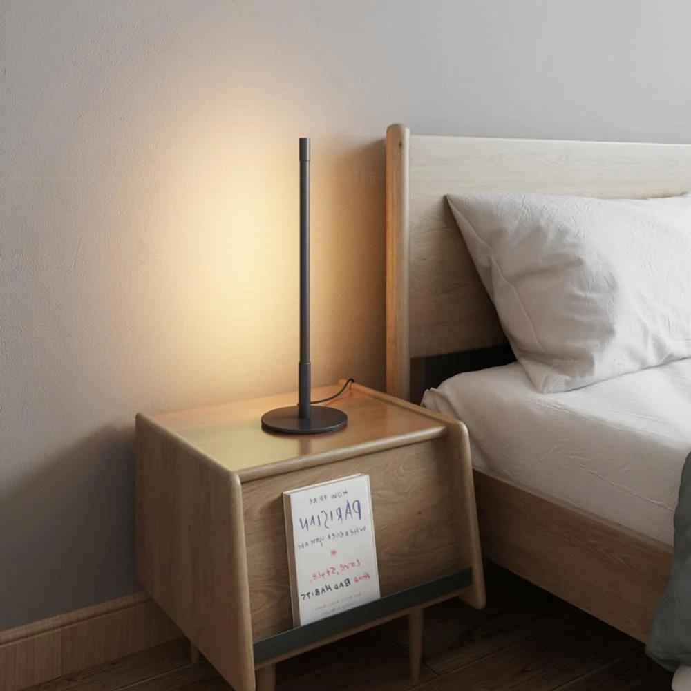 LED Bordlampe med Justerbar Lysstyrke og Amber Glød - Moderne Design 1