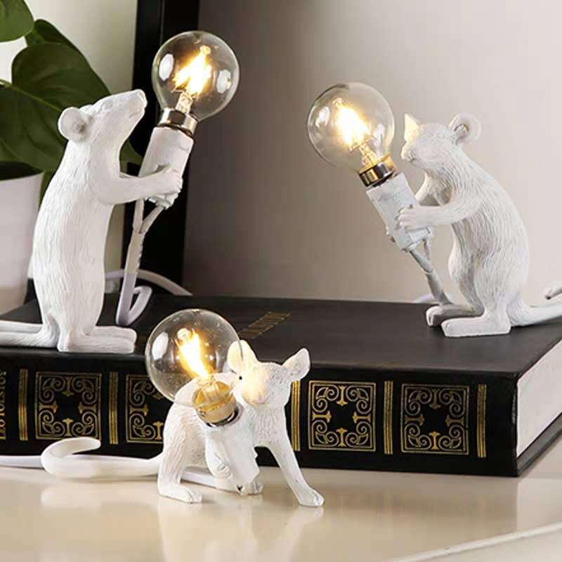 Musse Natbordlampe i Resin med Unik Design og Flere Farver 1