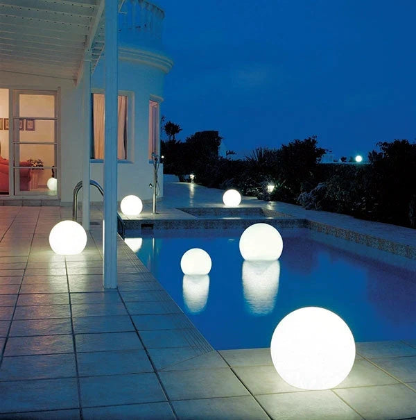 MEELANO Rund Havebelysning – LED Lyskugle til Have & Terrasse med 16 Farver & Fjernbetjening, 12–25 cm – GlowSphere