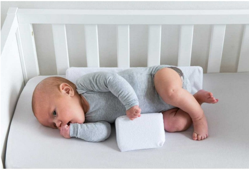MEELANO Baby Sideliggekile – Trekantet Positioneringskile med Justerbar Bredde – Memoryfoam, Åndbar & Vaskbar – 0-12 Måneder (Under Opsyn)