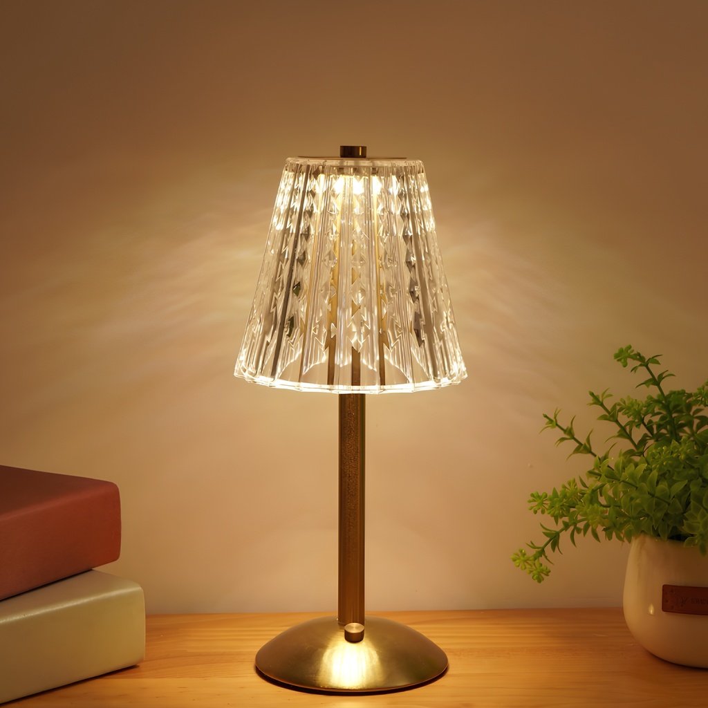 Gylden Krystal Bordlampe – Trådløs Genopladelig Touch-lampe med Krystalskærm, Dæmpbar, Børstet Aluminium – Aurora Luxe