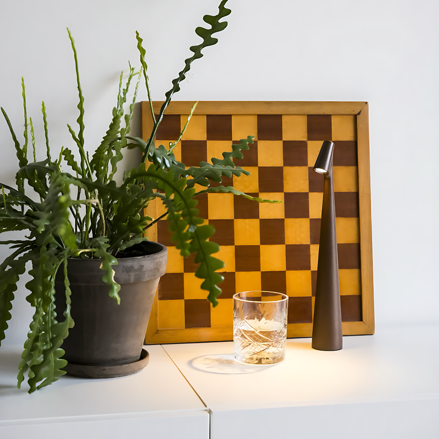 MEELANO Bordlampe Uden Ledning Aluminium Minimalistisk Design
