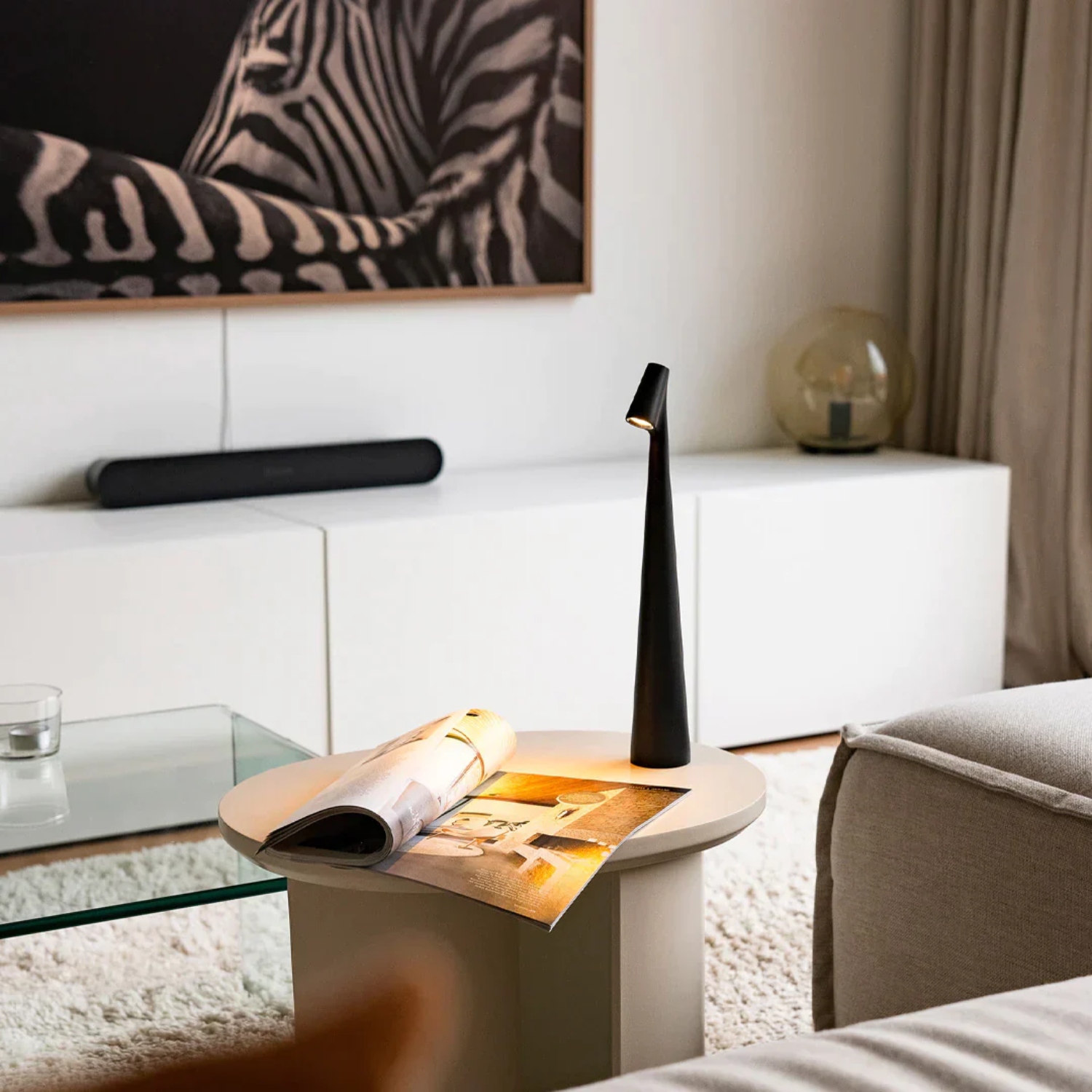 MEELANO Bordlampe Uden Ledning Aluminium Minimalistisk Design