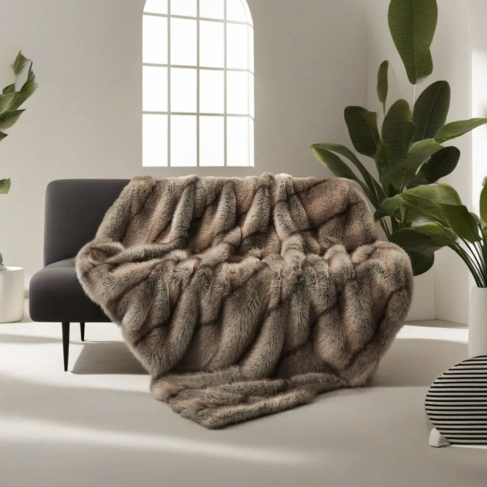 MEELANO Dania Tæppe i Kunstpels – Luksuriøst & Blødt Sofa- og Sengetæppe i Polyester Kaffe