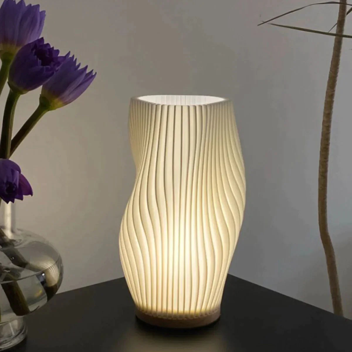 MEELANO Dimbare Bordlampe Metal med Golfformet Skærm
