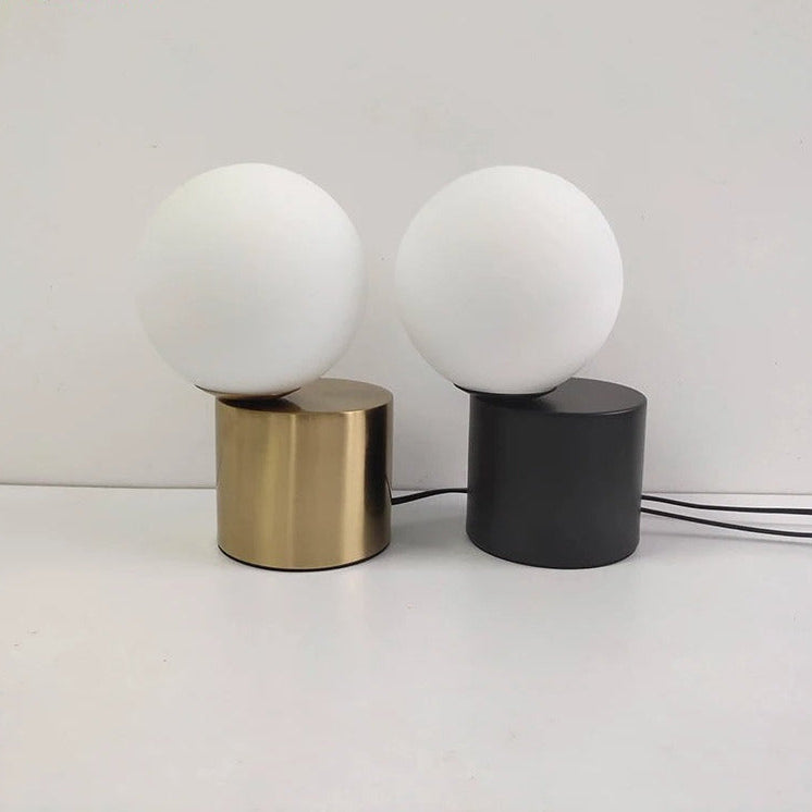 MEELANO Elegant Bordlampe med Frostet Glas og Metalbase - 25x15cm