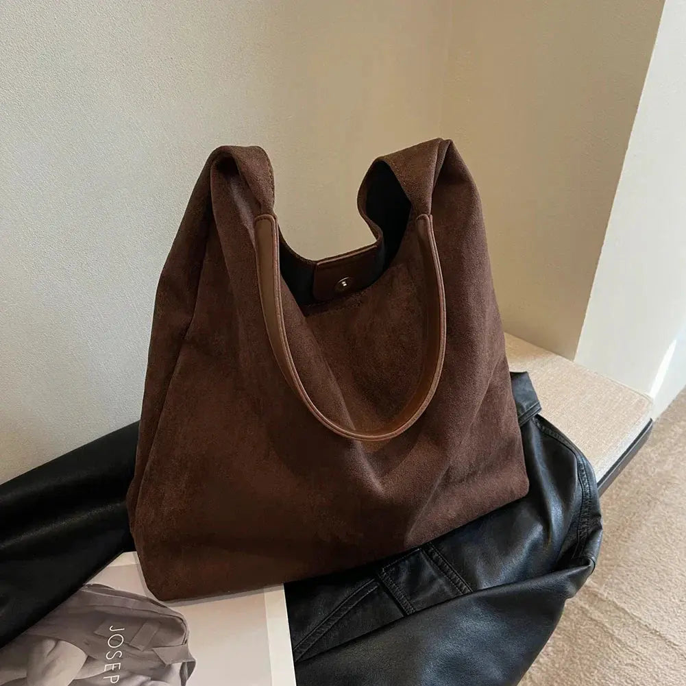 MEELANO Chloé | Dame Skuldertaske – Blødt Ruskind, Luksuriøs Tekstur & Boheme-Elegance kaffe