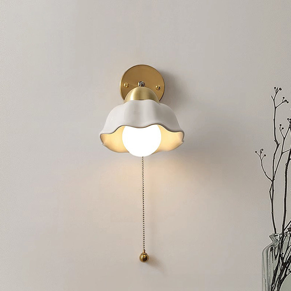 MEELANO Vintage væglampe i fransk design – blomsterformet metalramme i hvid og guld, E27 fatning Default