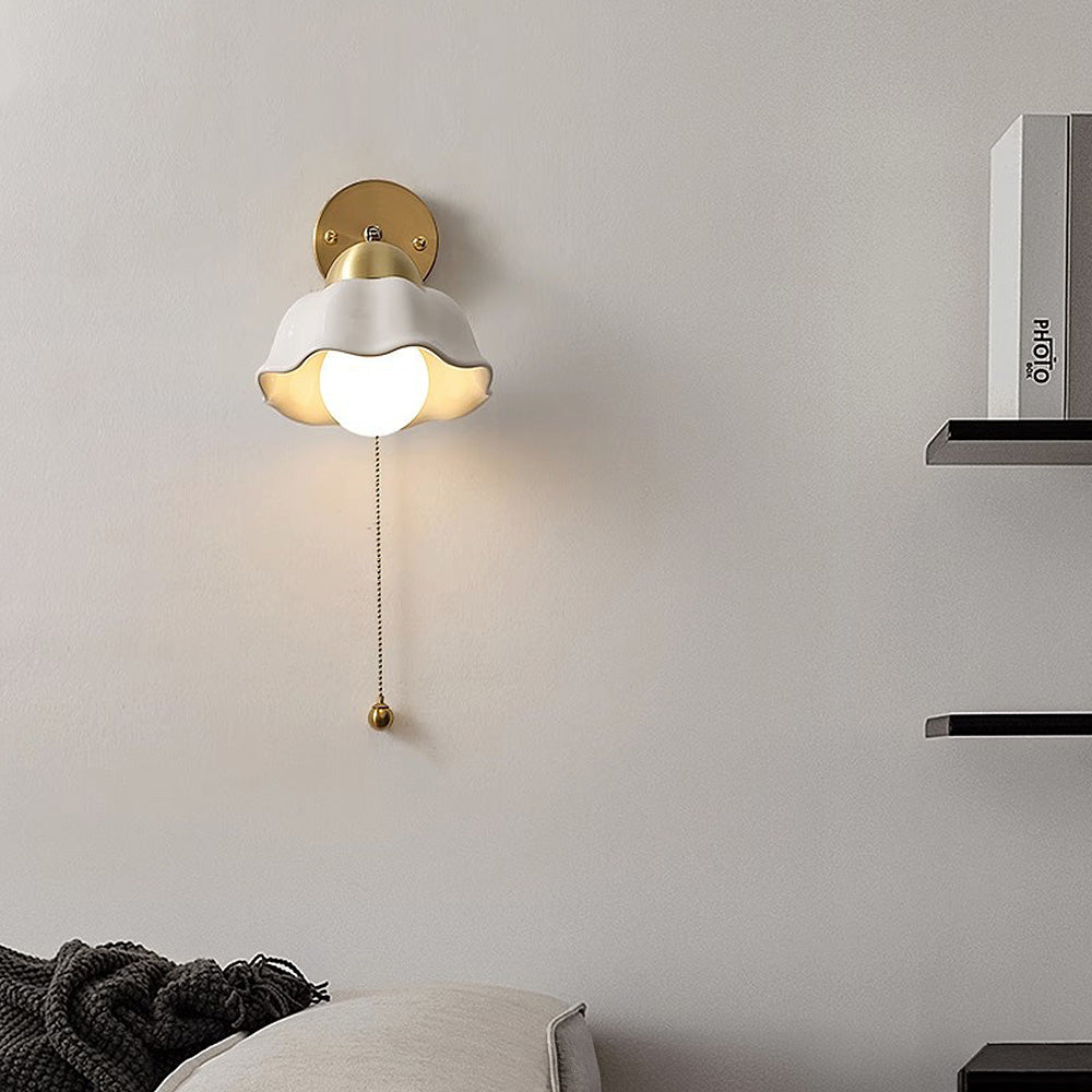 MEELANO Vintage væglampe i fransk design – blomsterformet metalramme i hvid og guld, E27 fatning