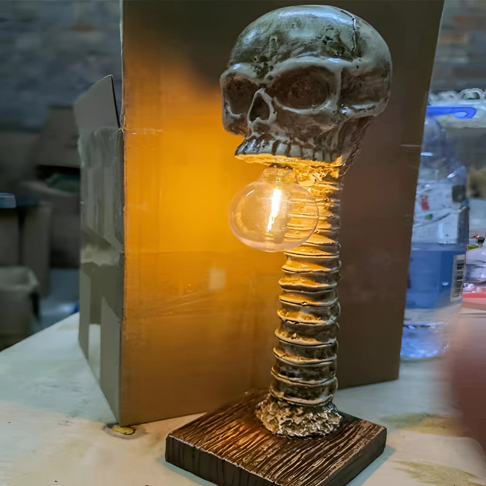 MEELANO Gotisk kranielampe: Skeletlampe til uhyggelig boligindretning