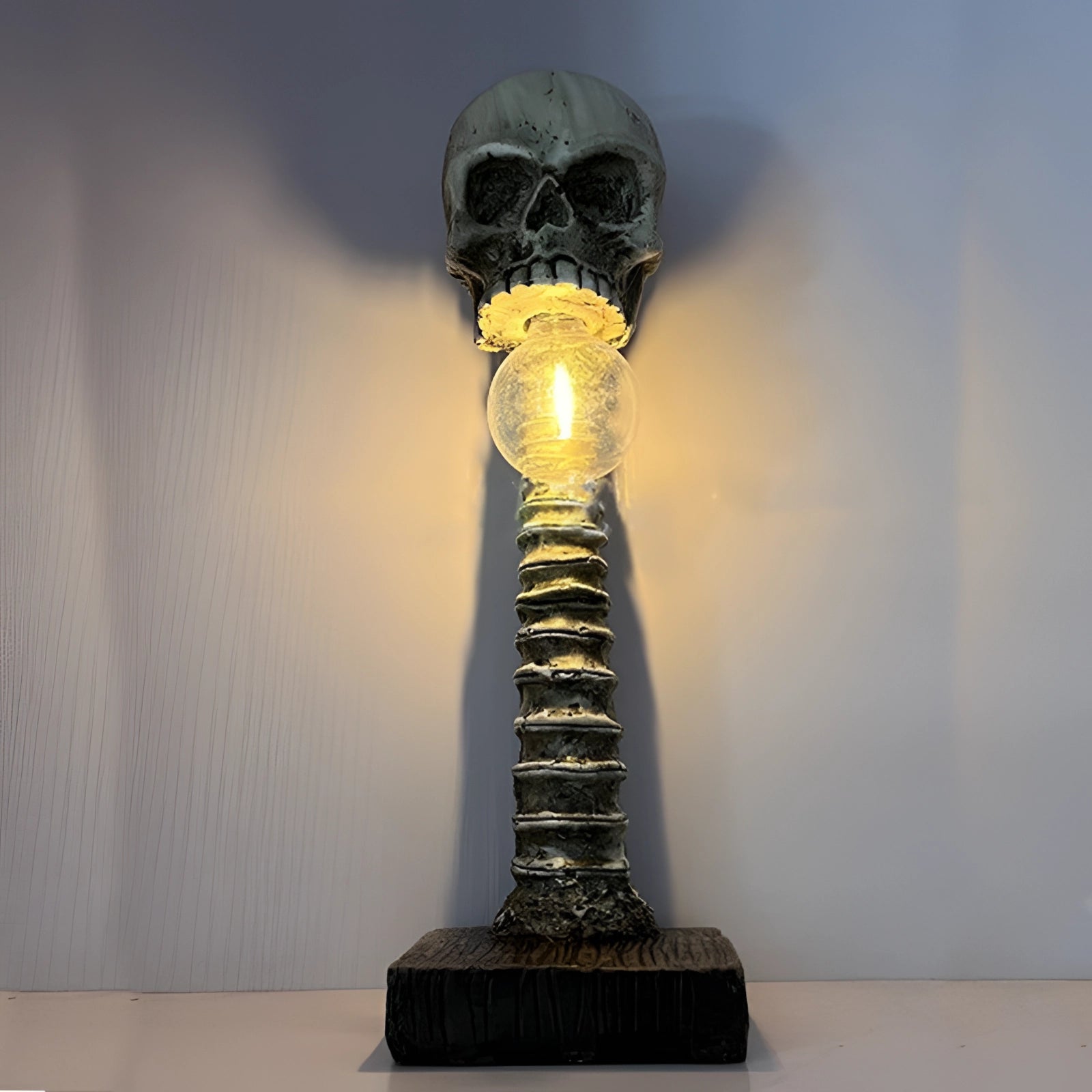 MEELANO Gotisk kranielampe: Skeletlampe til uhyggelig boligindretning