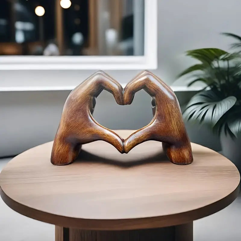 MEELANO HeartGlow – Hjerteformet Gestusstatue i Trækornsdesign