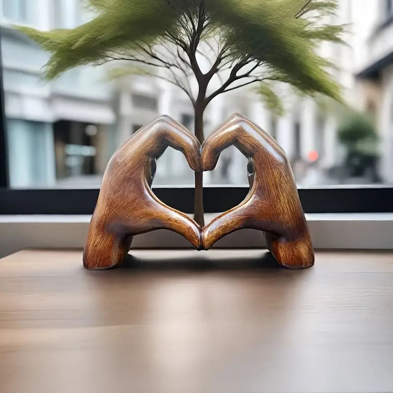 MEELANO HeartGlow – Hjerteformet Gestusstatue i Trækornsdesign
