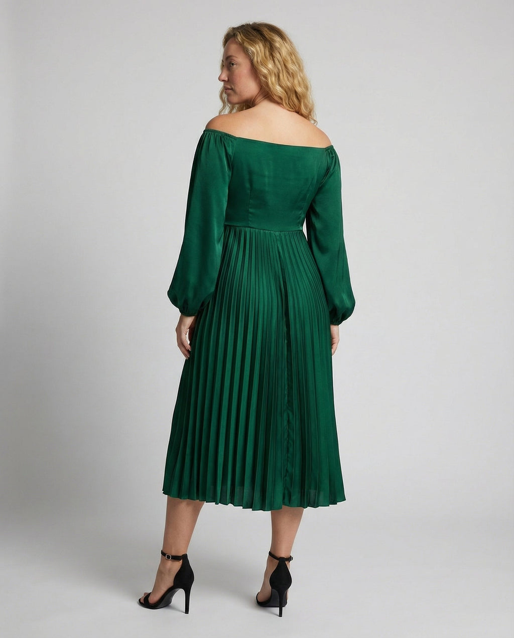 MEELANO Adōre | Dame Maternity Maxi-kjole – Elegante Plisserede Off-Shoulder Detaljer