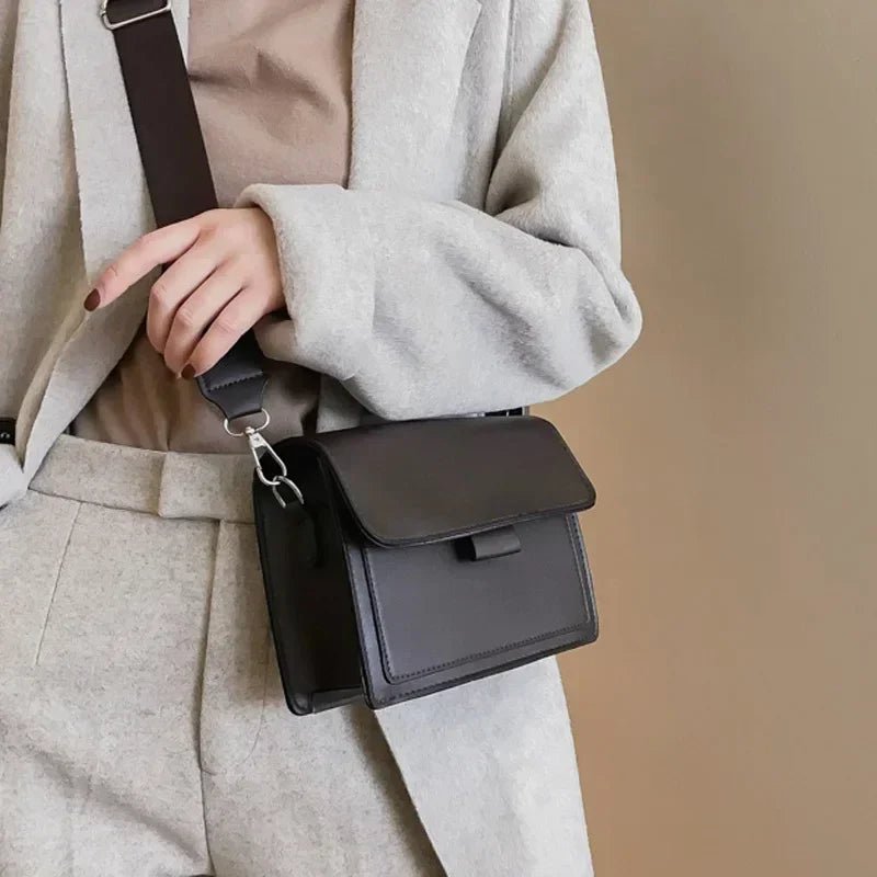 MEELANO Mechi | Damen Umhängetasche – Krystal-Flap-Design, Glamouröser Look & Exklusives Accessoire kaffe