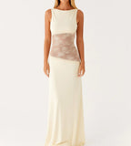 MEELANO Aura | Dame Lang Blondekjole – Elegant Silhuet & Sofistikeret Design Lysegul