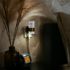MEELANO LumiKristall Væglampe – LED Stikkontaktlampe med Lyssensor & Justerbar Lysstyrke