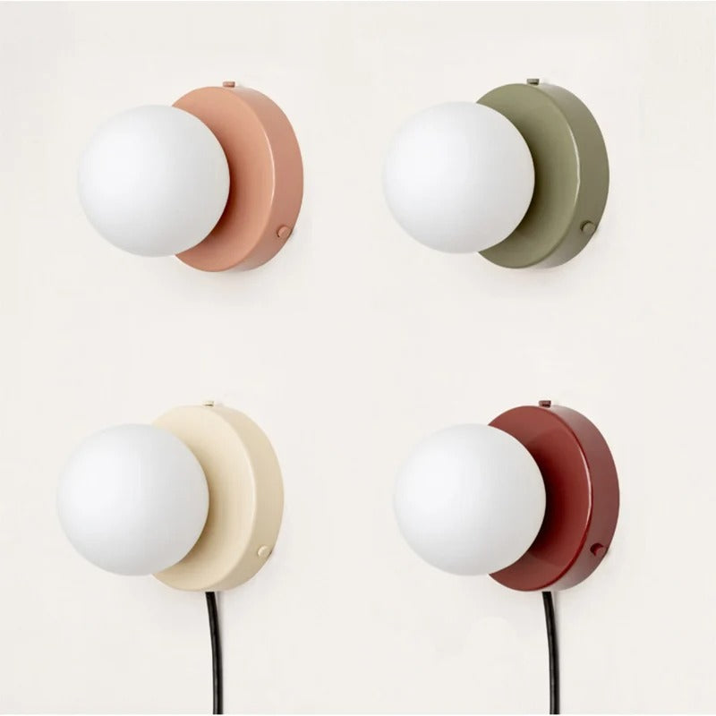 MEELANO Moderne væglampe i frostet glas med jernbase – plug-in design og LED-pære inkluderet