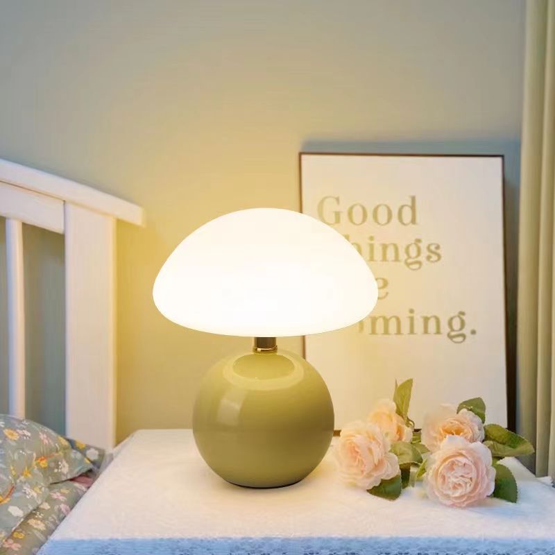 MEELANO Fransk cremefarvet champignonlampe