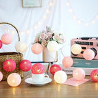 Munter Bomuldskugle Lyskæde – Cotton Ball Lyskæde med 10 LED Kugler, USB eller Batteri, 9 Farver – LumiBall