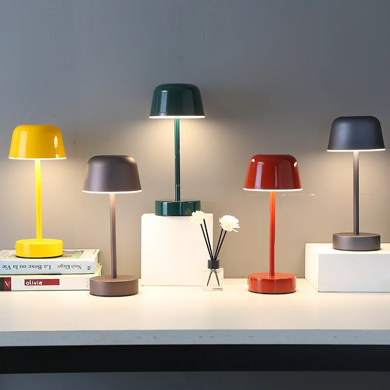 MEELANO Pulse Flare Loftslampe Med Farverige Metalkabinet Og Farver