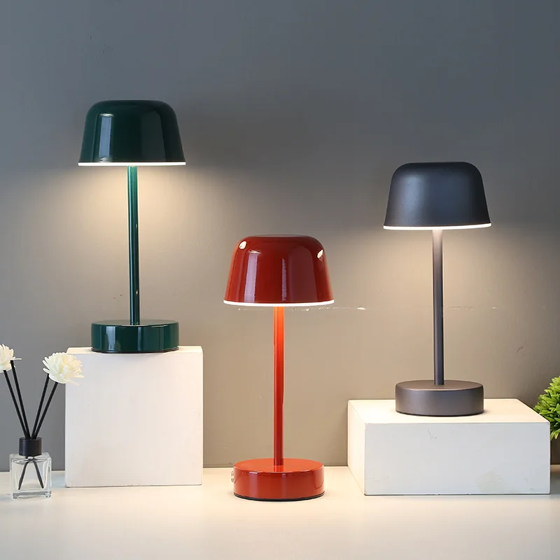 MEELANO Pulse Flare Loftslampe Med Farverige Metalkabinet Og Farver
