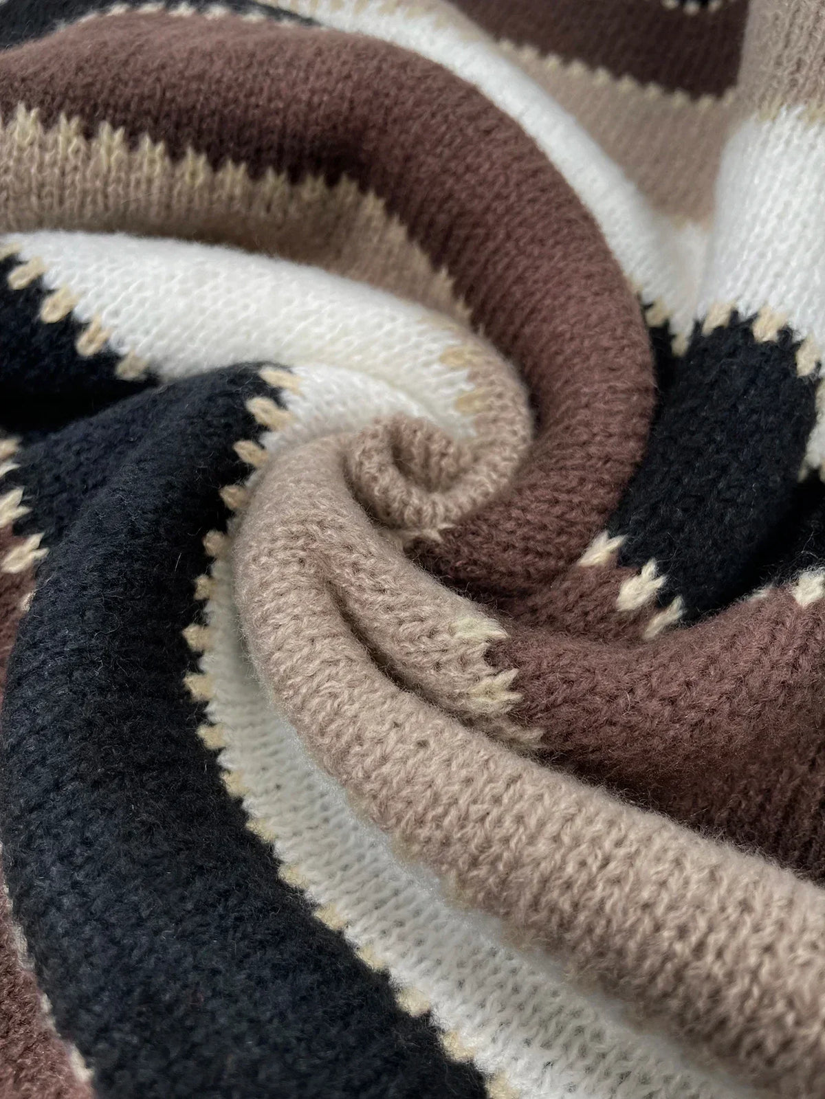 Flōre | Dame Stribet Sweater i Løs Pasform - Afslappet Strik Pullover