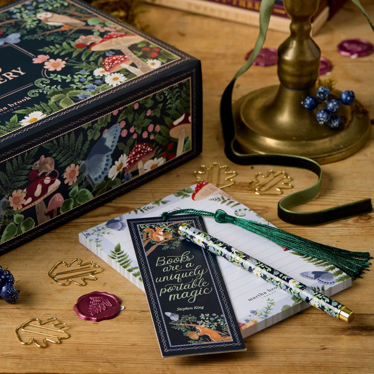 Kreativ Julekalender – Papirvare-julekalender med 24 Overraskelser, Julegave til Journaling & Kreative Projekter – CraftJoy
