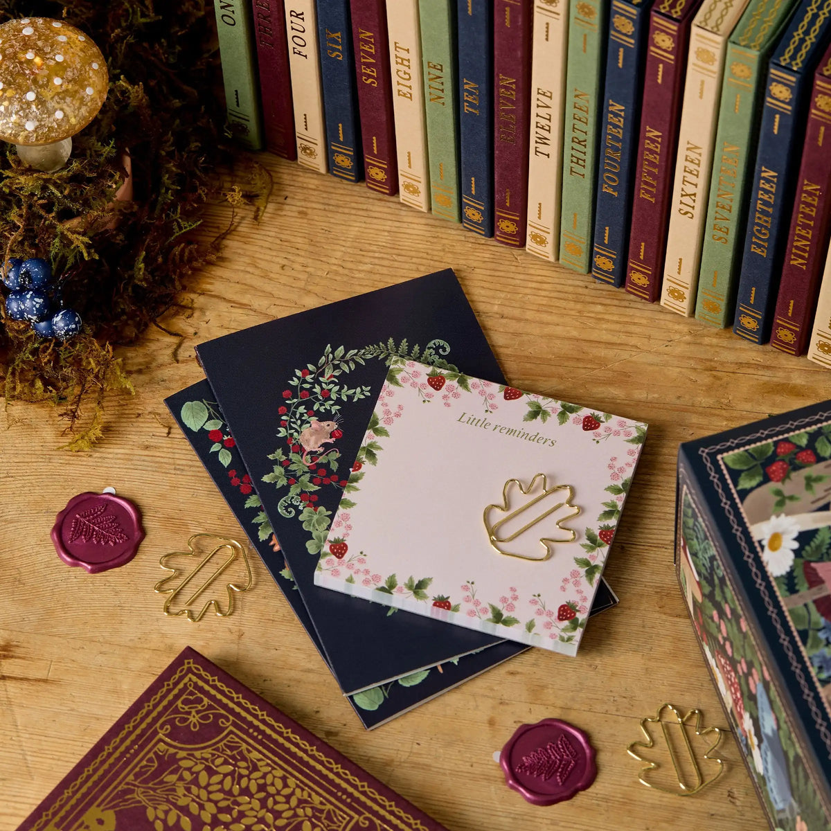 Kreativ Julekalender – Papirvare-julekalender med 24 Overraskelser, Julegave til Journaling & Kreative Projekter – CraftJoy