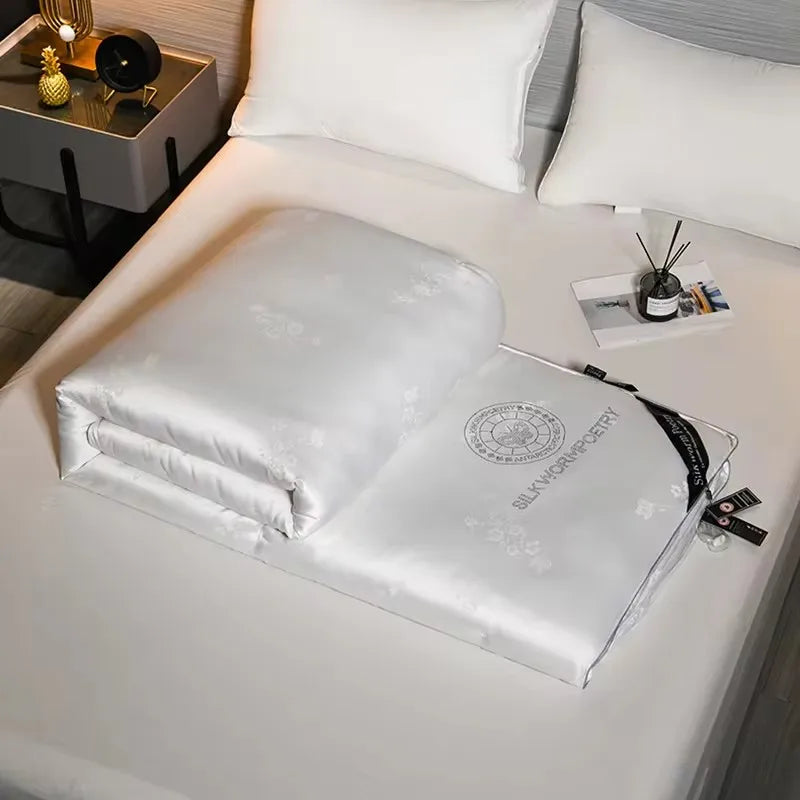 MEELANO Luksus Vinterdyne Med Temperaturregulering Og 100% Moerbei Silke 5 Kg