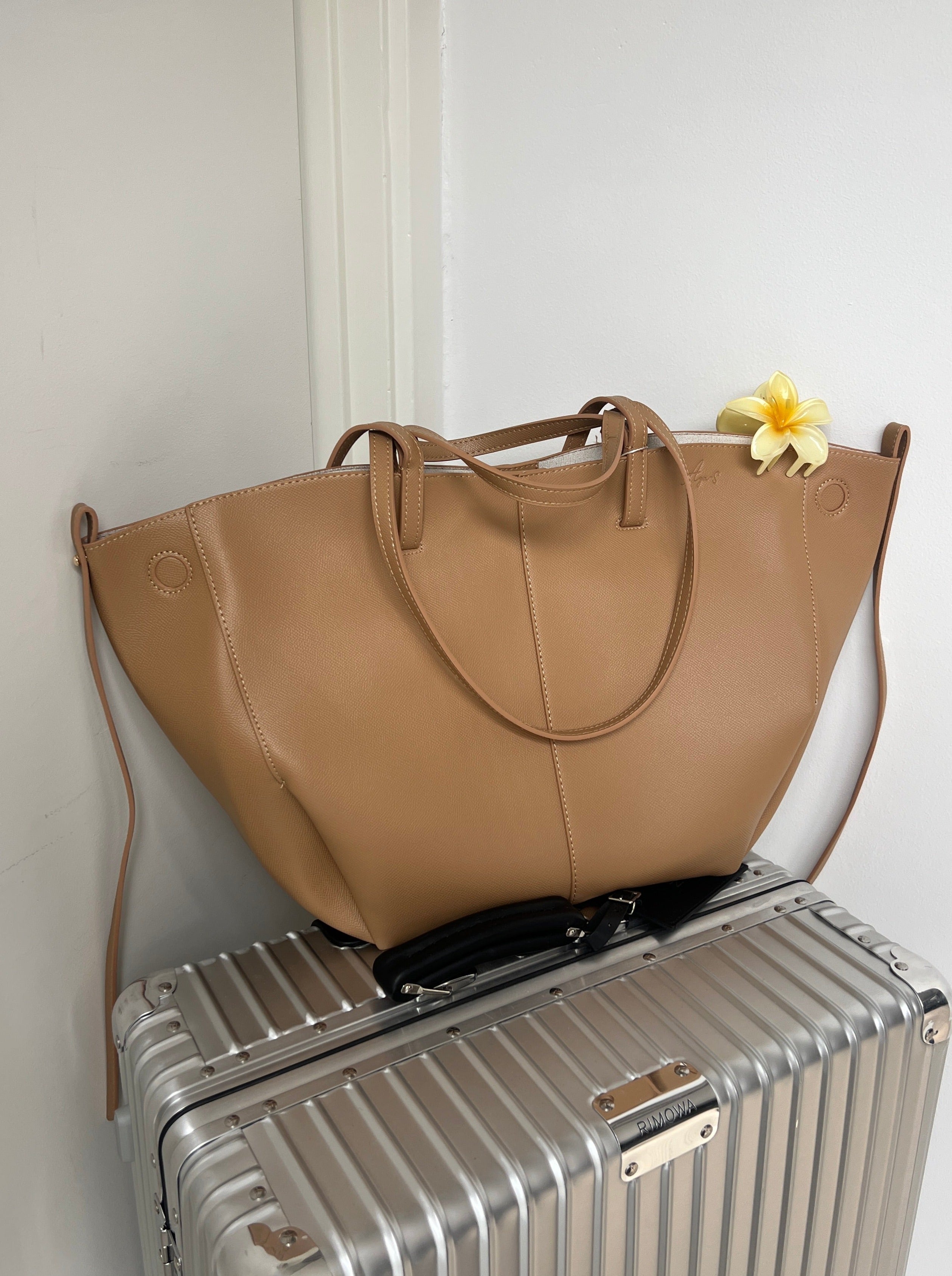 MEELANO Tasken Lys Brun Med Justerbar Størrelse Og To Stropper Til Hånd Og Skulder