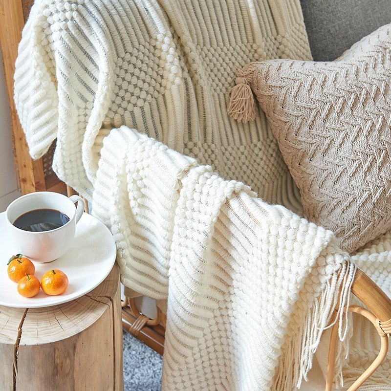 MEELANO Style Sofa Strikket Tæppe – Skandinavisk Elegance & Komfort Cremehvid