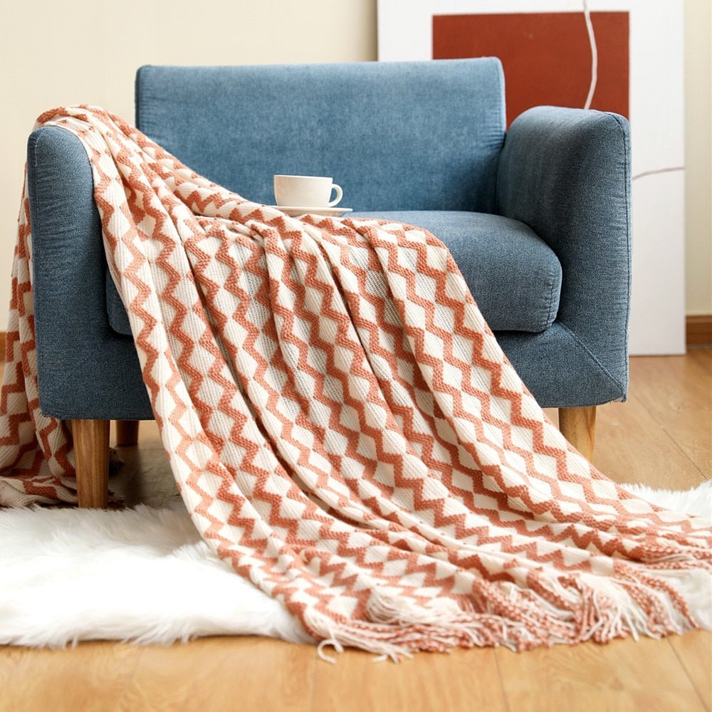 MEELANO Style Sofa Strikket Tæppe – Skandinavisk Elegance & Komfort Hvid & Rød
