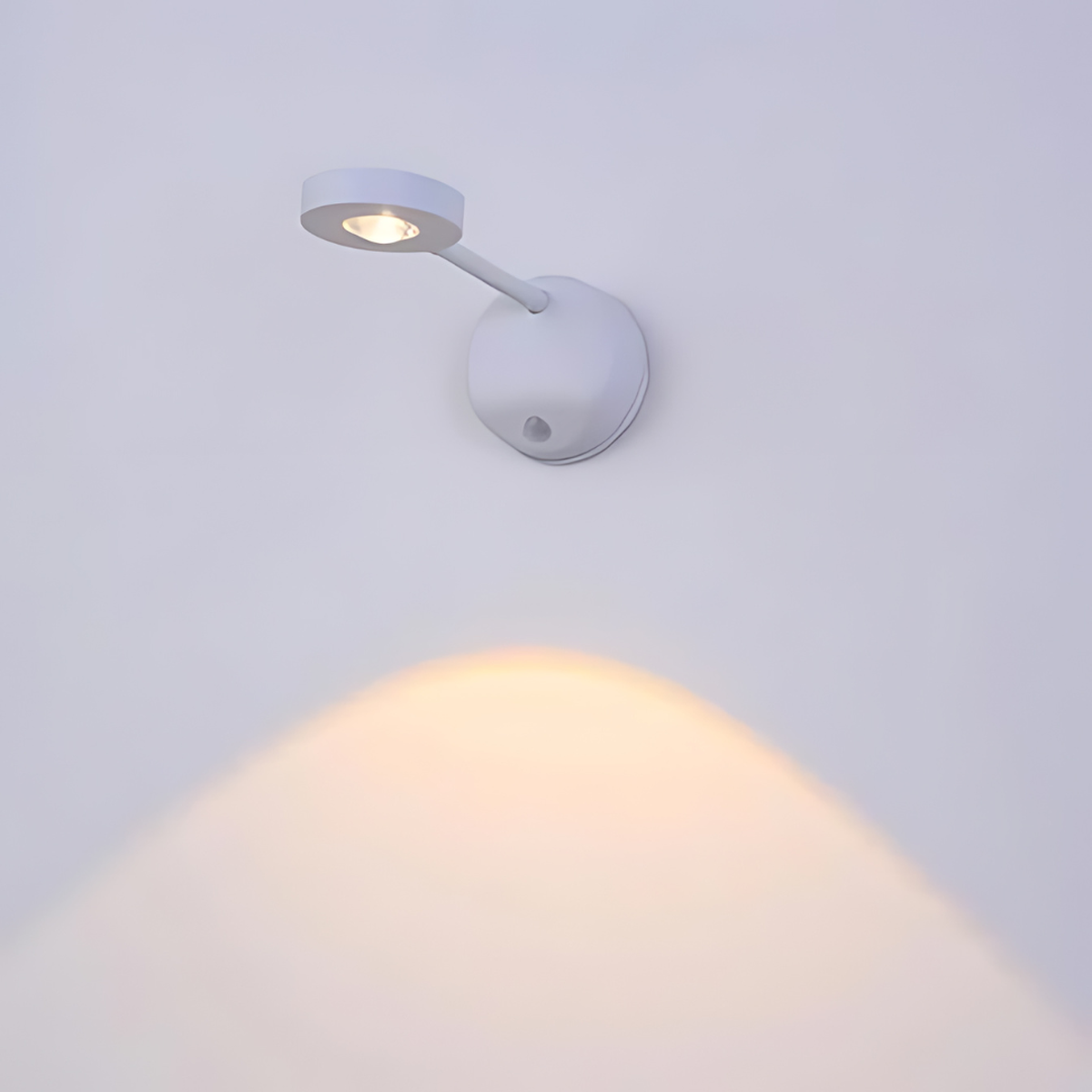 MEELANO Trådløs LED-Spotlight med Bevægelsessensor, 360° Rotation & USB-C Opladning – Justerbar Lysstyrke og Farvetemperatur