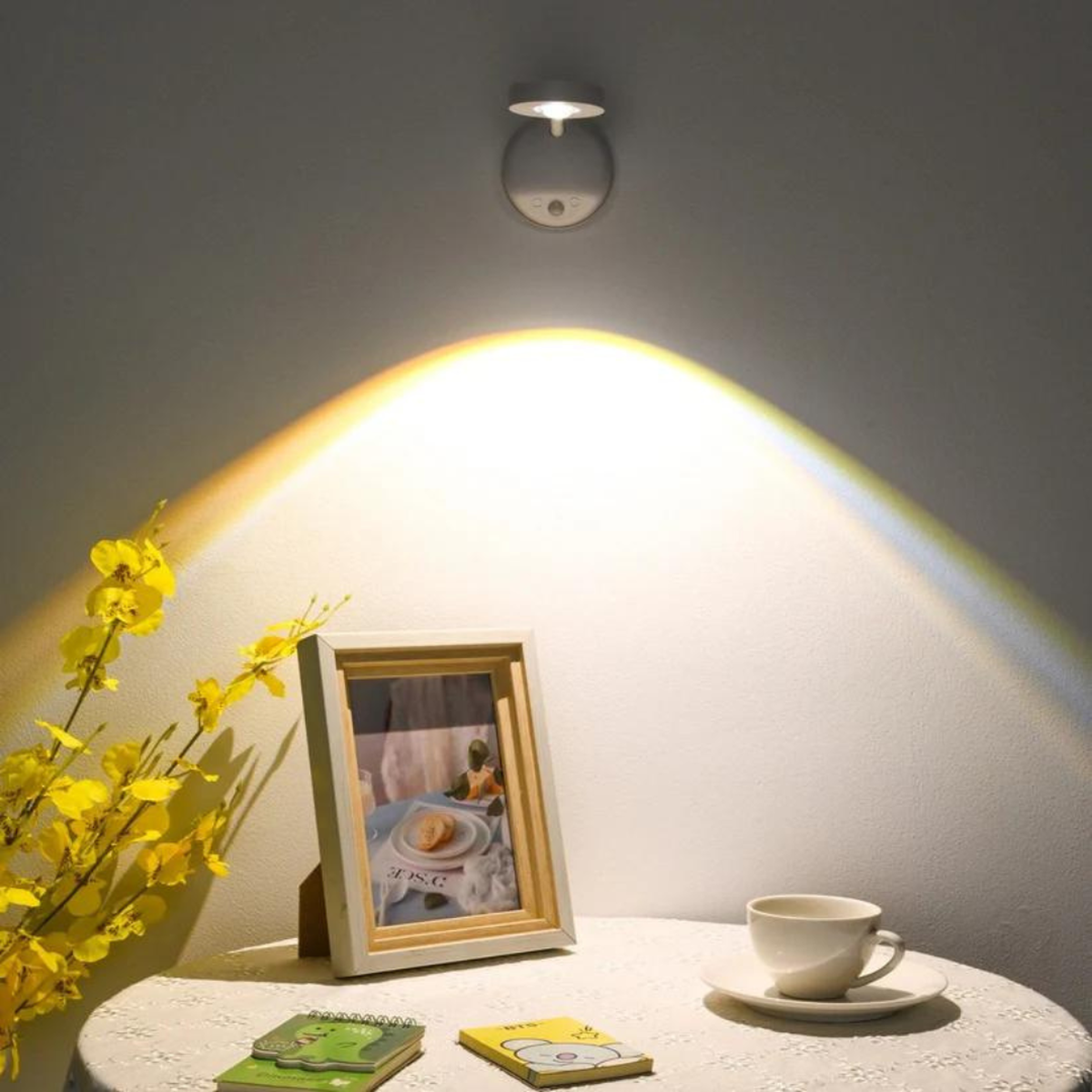 MEELANO Trådløs LED-Spotlight med Bevægelsessensor, 360° Rotation & USB-C Opladning – Justerbar Lysstyrke og Farvetemperatur