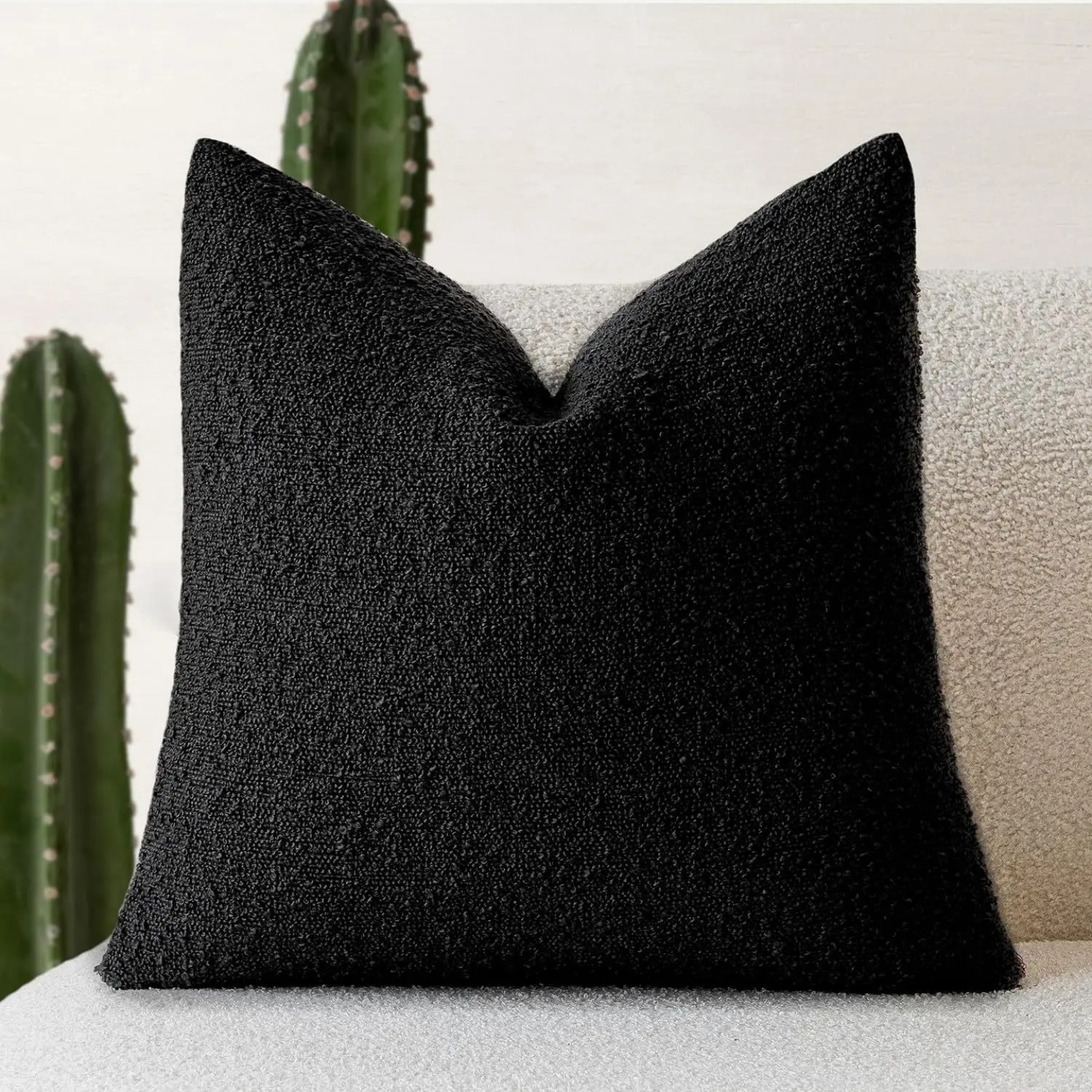 MEELANO Tulum Pude – Pudebetræk i Boucléstof (45×45 cm) med Elegant Design Sort