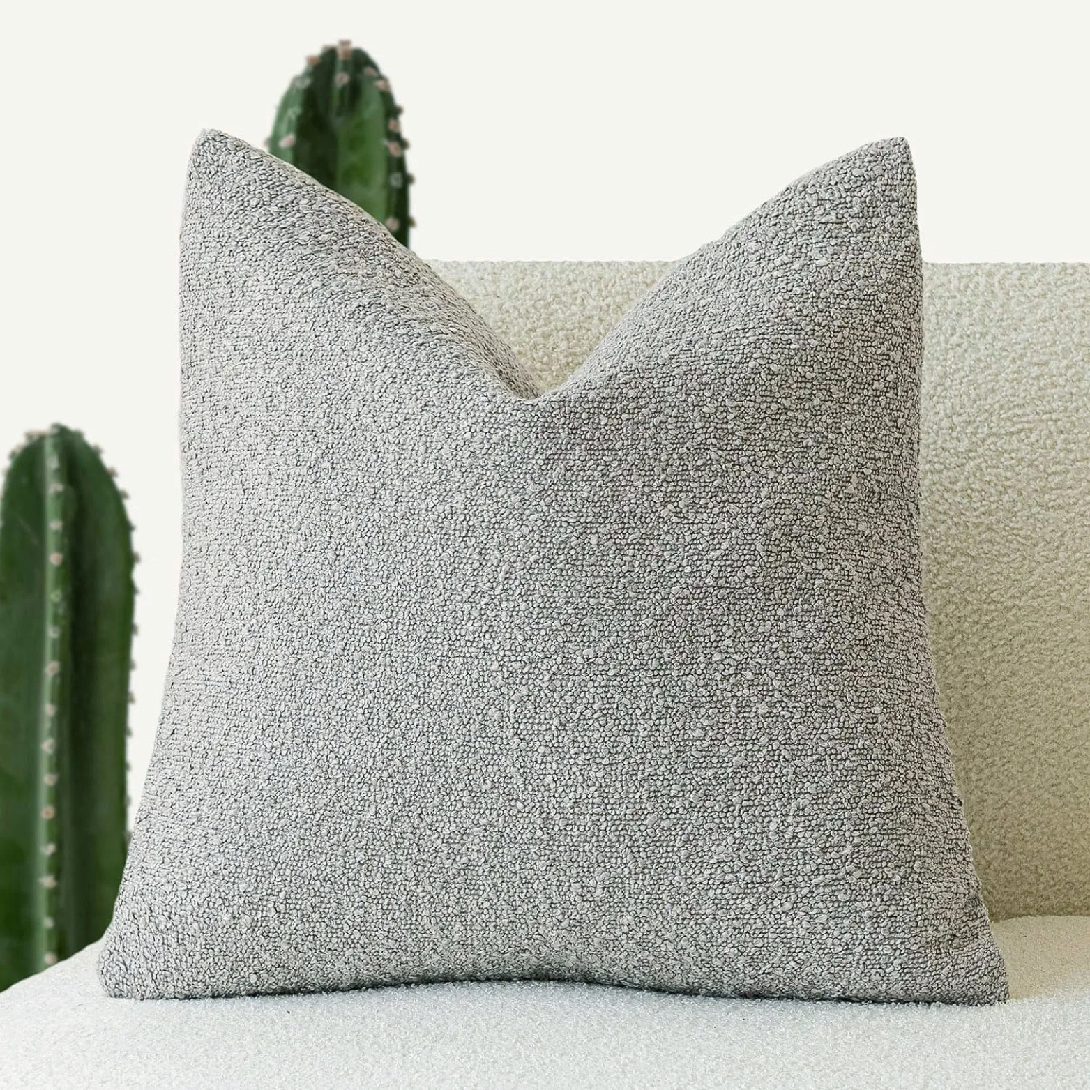 MEELANO Tulum Pude – Pudebetræk i Boucléstof (45×45 cm) med Elegant Design Lysegrå