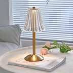 Gylden Krystal Bordlampe – Trådløs Genopladelig Touch-lampe med Krystalskærm, Dæmpbar, Børstet Aluminium – Aurora Luxe