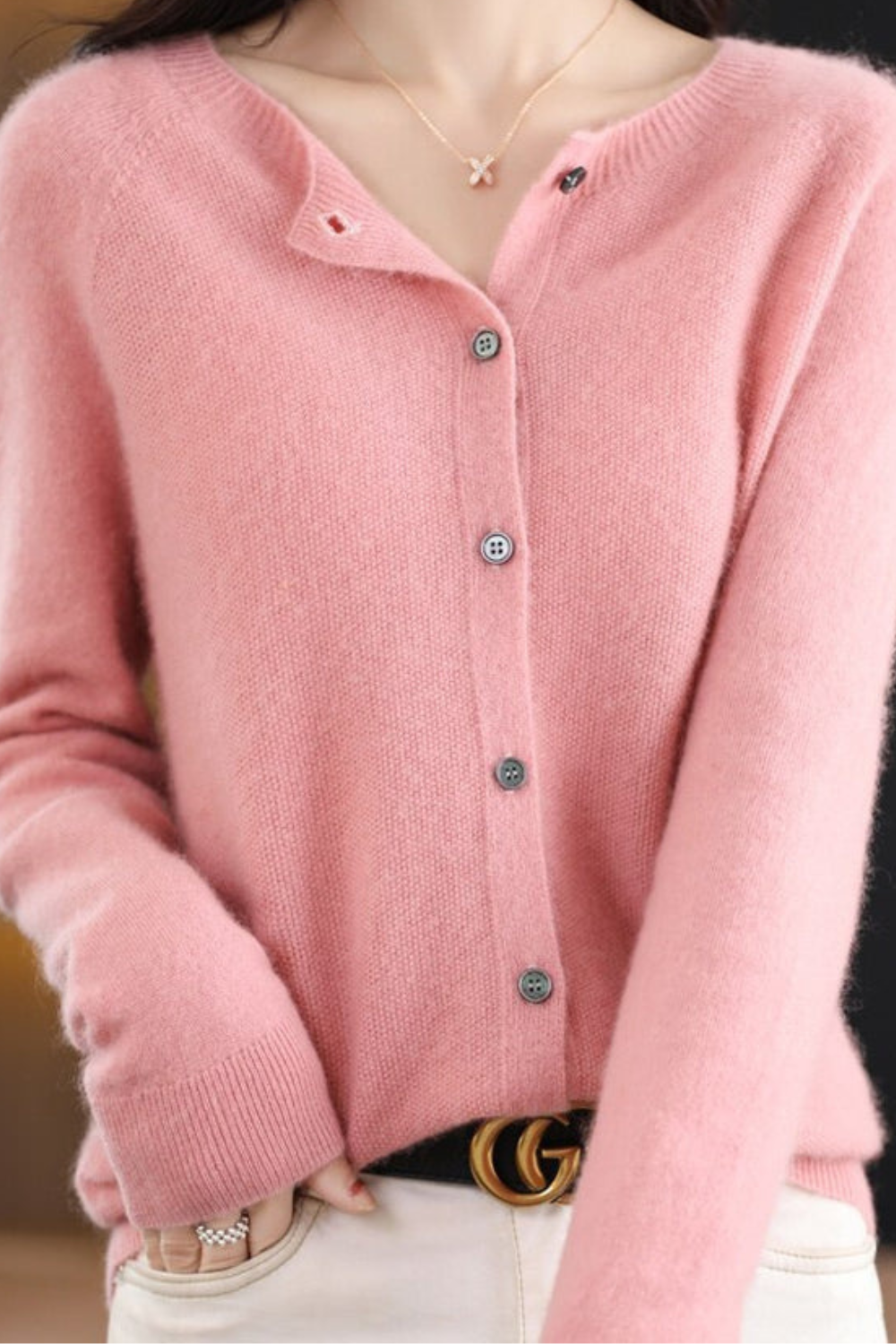 MEELANO Amore | Dame Cardigan med V-udskæring og Knapper - Knappet Strikjakke Light Pink