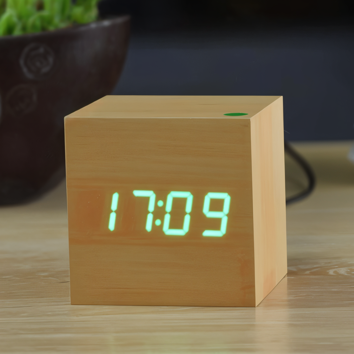 MEELANO WoodTime | Elegant Digital LED Træur Gul-Grøn