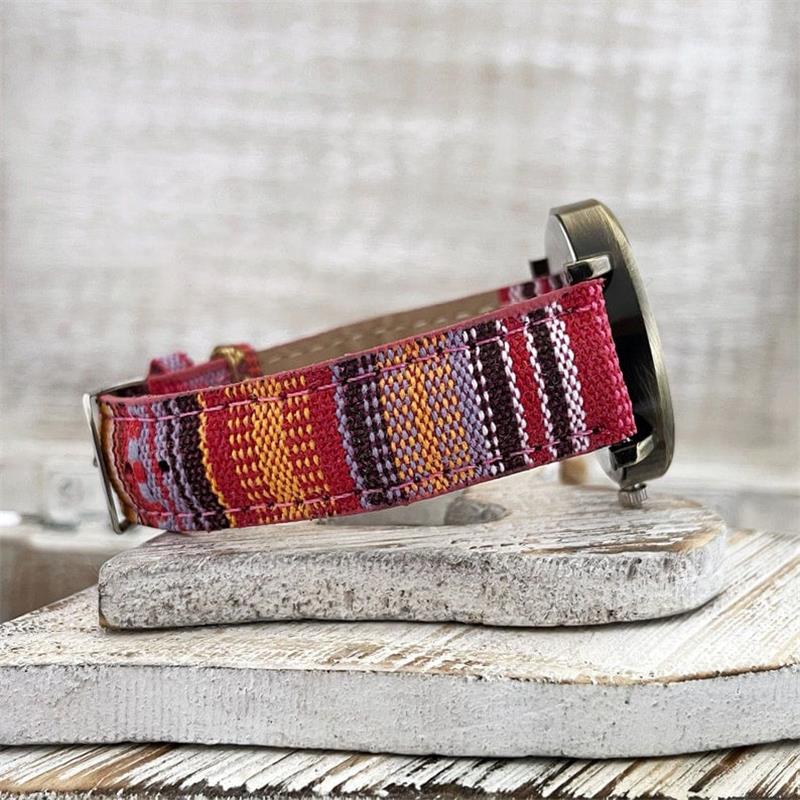 MEELANO Vintage Dameur med Regnbuemønster og Flettet Rem – Analogt Armbåndsur med Bronze Urskive, Nikkelfrit, 3 Farver – Amore