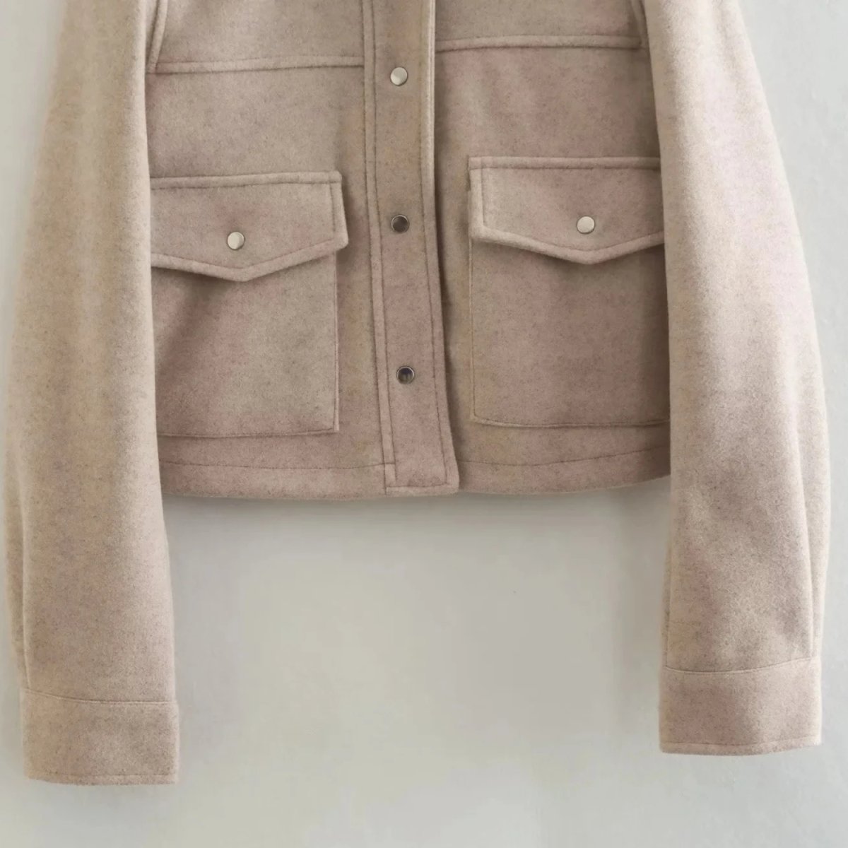 MEELANO Abi - Chic Overgangsjakke Dame - Kort Jakke med Knapper og Lommer til Hverdagsbrug