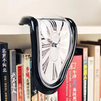 MEELANO Smeltende Ur Kunstskulptur Inspireret Af Tidens Utholdelighed Til Hylde - Vækkeur Sort