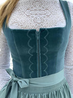 Traditionel Midi Dirndl-kjole til Kvinder med Forklæde – Lysegrøn Dirndl med Plisseret Nederdel, Oktoberfest, S–2XL – Zahara