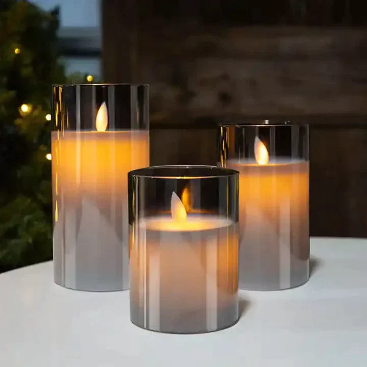 Flammeløst Stearinlyssæt – 3 LED Stearinlys med Fjernbetjening, Dæmpbare, Stemningslys i Rav, Grå eller Transparent – SerenityGlow