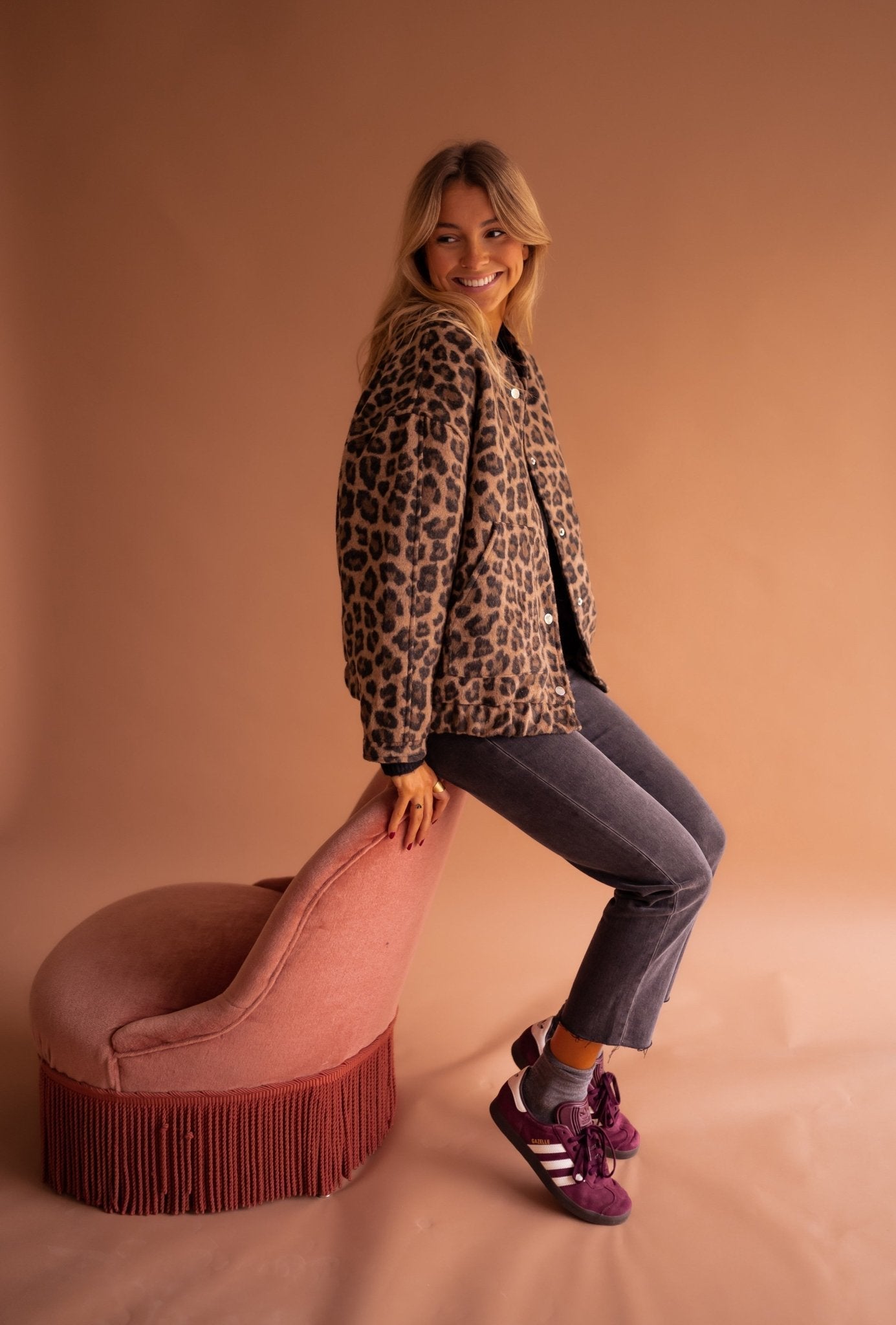 Dame Overgangsjakke - Moderigtigt snit med leopard-print
