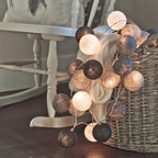 Munter Bomuldskugle Lyskæde – Cotton Ball Lyskæde med 10 LED Kugler, USB eller Batteri, 9 Farver – LumiBall
