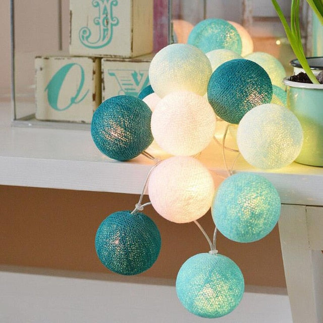 Munter Bomuldskugle Lyskæde – Cotton Ball Lyskæde med 10 LED Kugler, USB eller Batteri, 9 Farver – LumiBall